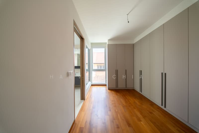 Rare Freehold Detached in D19, , 6 Bedrooms, 11,400 sqft, Detached House For Sale, by Harvey Chia, 500211105 - PropertyGuru.com.sg