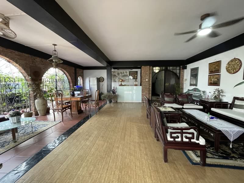 RARE!! ELEVATED LUSH GREENERY FACING!, Bukit Timah Vicinity, 6 Bedrooms, 5,000 sqft, Bungalow House For Sale, by Emily Ho, 500211126 - Living Room - PropertyGuru.com.sg