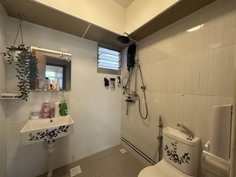 421C Northshore Drive, 421C Northshore Drive, 2 Bedrooms, 731 sqft, HDB Flat For Sale, by Nicole Ng, 500211137 - Bathroom - PropertyGuru.com.sg