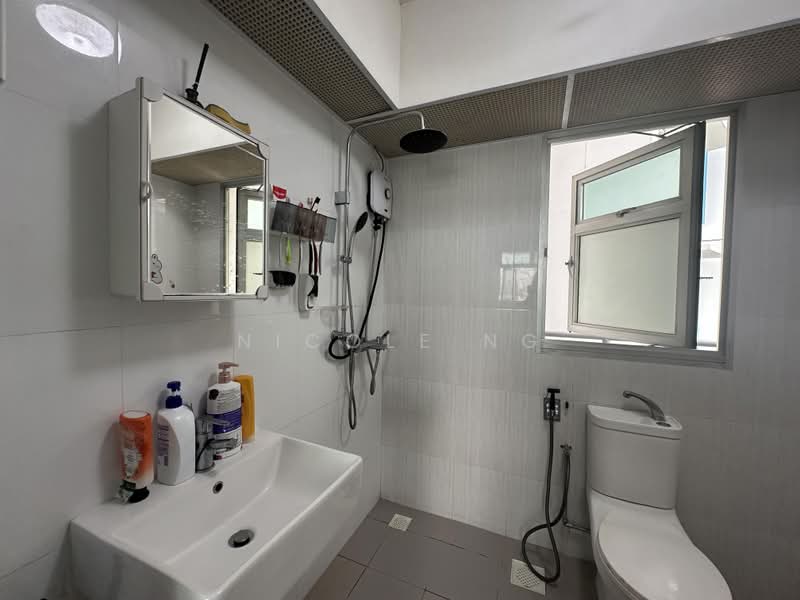 421C Northshore Drive, 421C Northshore Drive, 2 Bedrooms, 731 sqft, HDB Flat For Sale, by Nicole Ng, 500211137 - Bathroom - PropertyGuru.com.sg