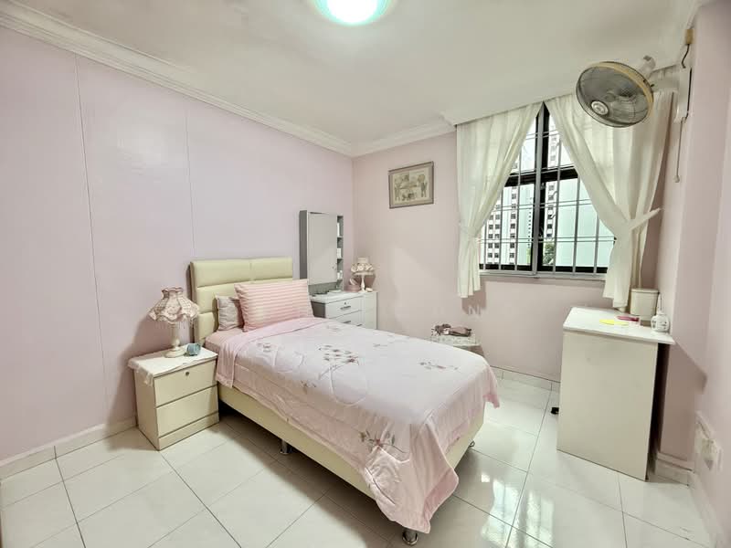 356C Admiralty Drive, 356C Admiralty Drive, 4 Bedrooms, 1,184 sqft, HDB Flat For Sale, by Young Chng, 500211146 - Bedroom - PropertyGuru.com.sg