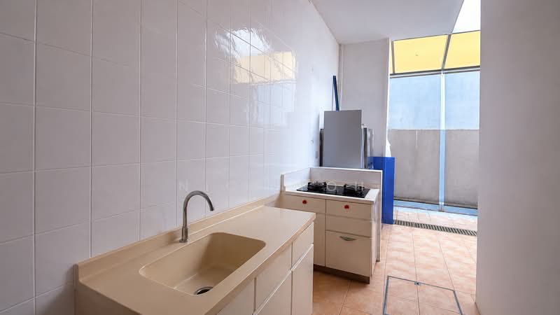 Chuan Loft, Chuan Drive, 5 Bedrooms, 3,600 sqft, Terraced House For Sale, by Nick Poh, 500211187 - Kitchen - PropertyGuru.com.sg
