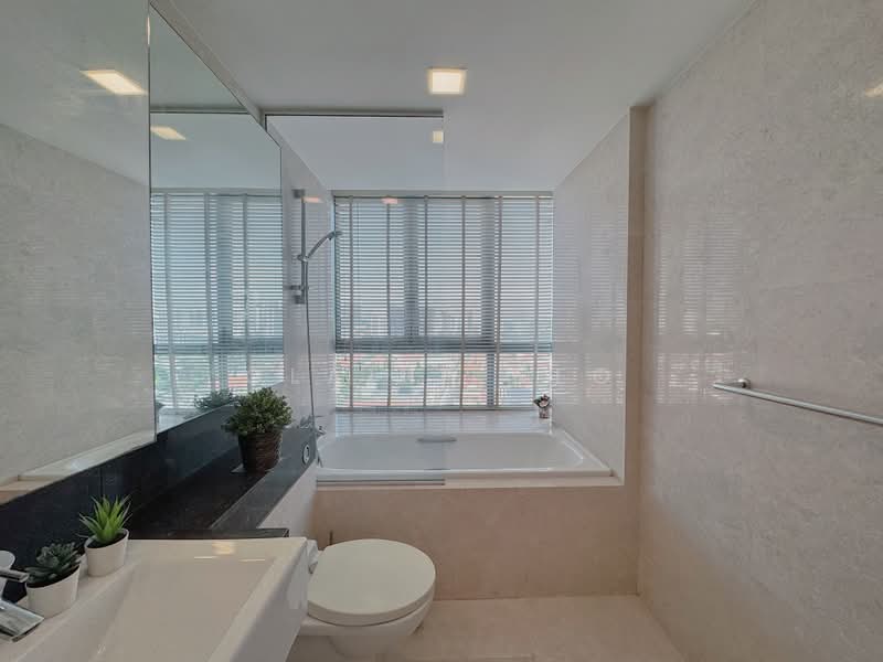 Dakota Residences, 34 Dakota Crescent, 3 Bedrooms, 1,313 sqft, Condominium For Sale, by Claire Neo, 500211188 - Bathroom - PropertyGuru.com.sg