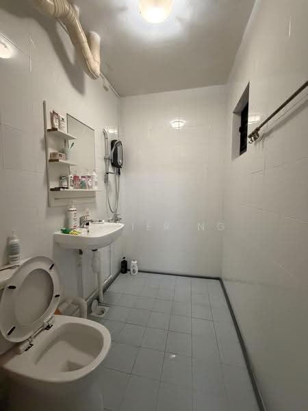 474 Jurong West Street 41, 474 Jurong West Street 41, Boon Lay / Jurong / Tuas, Room Rental, 250 sqft, HDB Flat For Rent, by Xavier Ng, 500211189 - Bathroom - PropertyGuru.com.sg