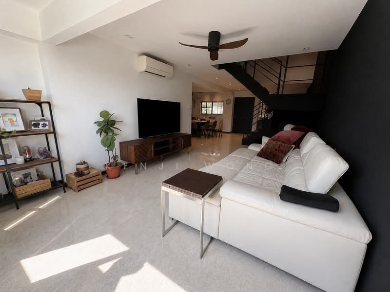 163 Jalan Teck Whye, 163 Jalan Teck Whye, 3 Bedrooms, 1,528 sqft, HDB Flat For Sale, by Kenji Wong, 500211190 - Living Room - PropertyGuru.com.sg