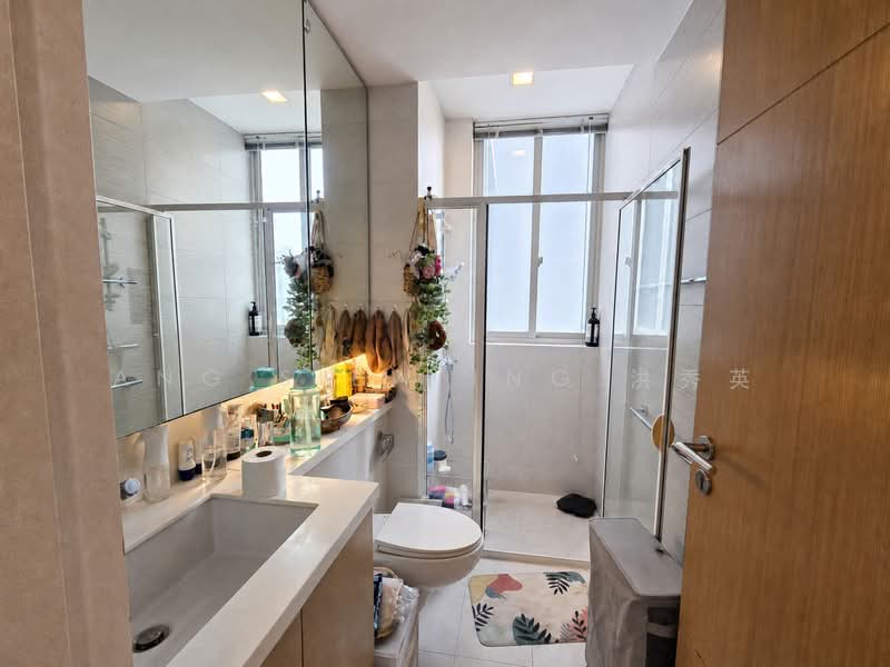 Riveredge, 21 Sampan Place, 4 Bedrooms, 1,679 sqft, Condominium For Sale, by Ang Siew Ing 洪秀英, 500211195 - Bathroom - PropertyGuru.com.sg
