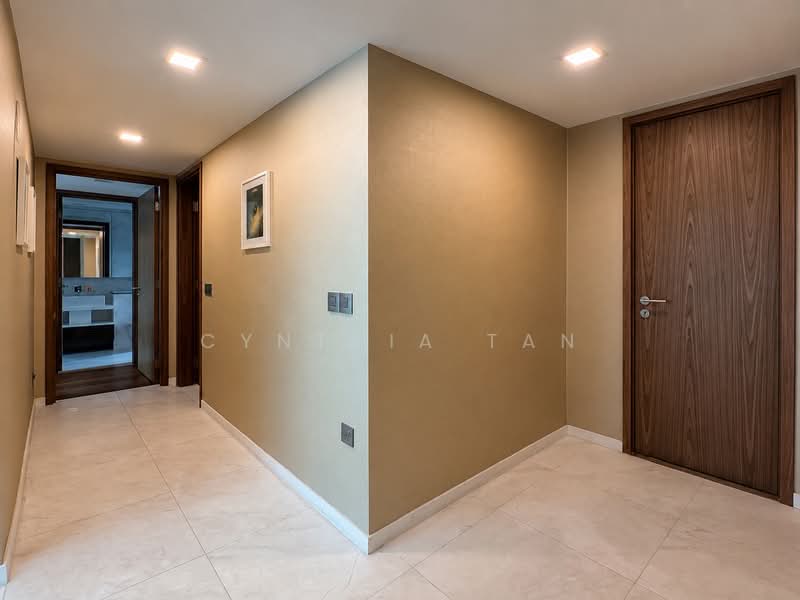 Suites at Orchard, 38 Handy Road, 3 Bedrooms, 1,572 sqft, Condominium For Sale, by Cynthia Tan, 500211200 - Corridor - PropertyGuru.com.sg