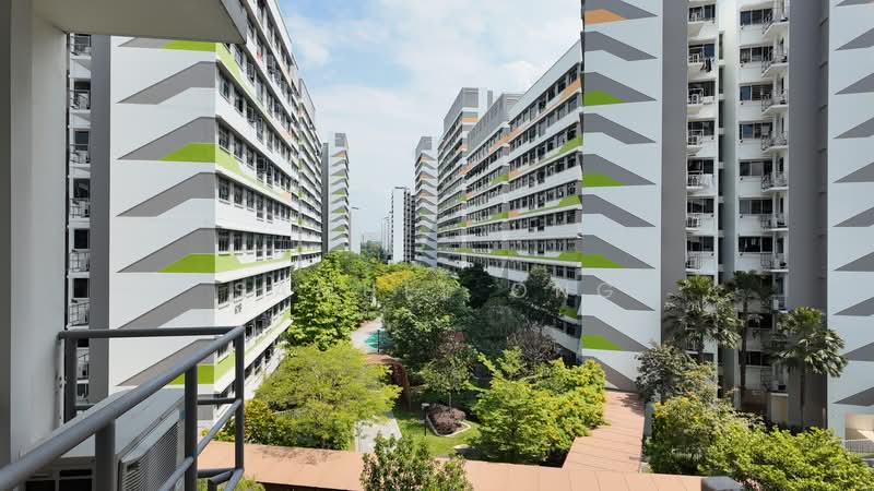 622A Tampines Avenue 12, 622A Tampines Avenue 12, 3 Bedrooms, 1,216 sqft, HDB Flat For Sale, by Samuel Ong, 500211211 - Service yard view - PropertyGuru.com.sg