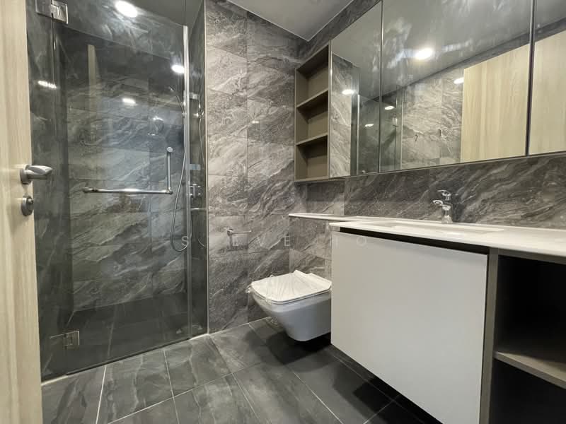 Sengkang Grand Residences, 74 Compassvale Bow, 2 Bedrooms, 764 sqft, Condominium For Rent, by Steve Ho, 500211235 - Bathroom - PropertyGuru.com.sg