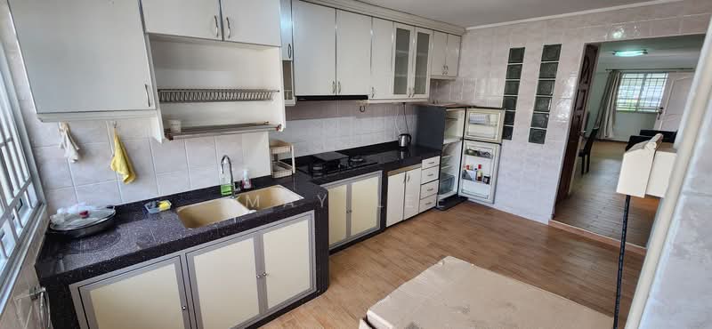 227 Tampines Street 23, 227 Tampines Street 23, Room Rental, 129 sqft, HDB Flat For Rent, by May Lee, 500211236 - Kitchen - PropertyGuru.com.sg