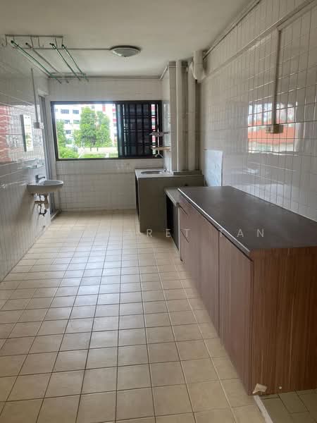 401 Hougang Avenue 10, 401 Hougang Avenue 10, 3 Bedrooms, 990 sqft, HDB Flat For Sale, by Margaret Tan, 500211244 - Kitchen - PropertyGuru.com.sg