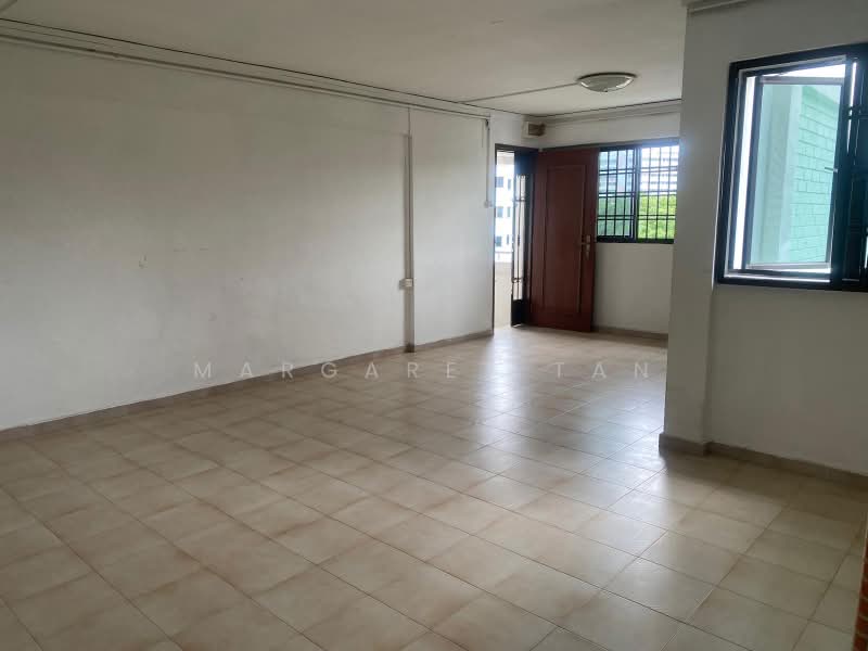 401 Hougang Avenue 10, 401 Hougang Avenue 10, 3 Bedrooms, 990 sqft, HDB Flat For Sale, by Margaret Tan, 500211244 - Living Room - PropertyGuru.com.sg