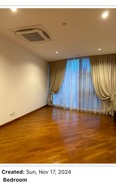 Riverside 48, 48 Robertson Quay, 1 Bedroom, 840 sqft, Apartment For Sale, by Winnie Loh L H, 500211245 - Living room with big window - PropertyGuru.com.sg