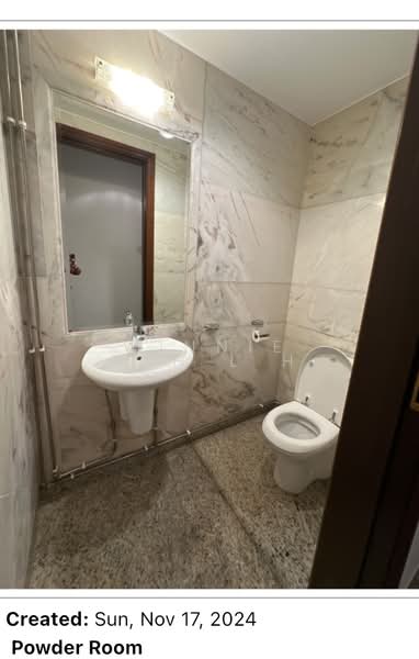 Riverside 48, 48 Robertson Quay, 1 Bedroom, 840 sqft, Apartment For Sale, by Winnie Loh L H, 500211245 - Separate Powder room for guest - PropertyGuru.com.sg