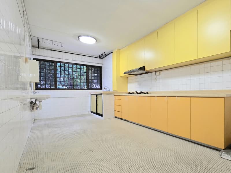 182 Ang Mo Kio Avenue 5, 182 Ang Mo Kio Avenue 5, 3 Bedrooms, 1,001 sqft, HDB Flat For Sale, by Taufik Batisah, 500211246 - Orginal Kitchen - PropertyGuru.com.sg