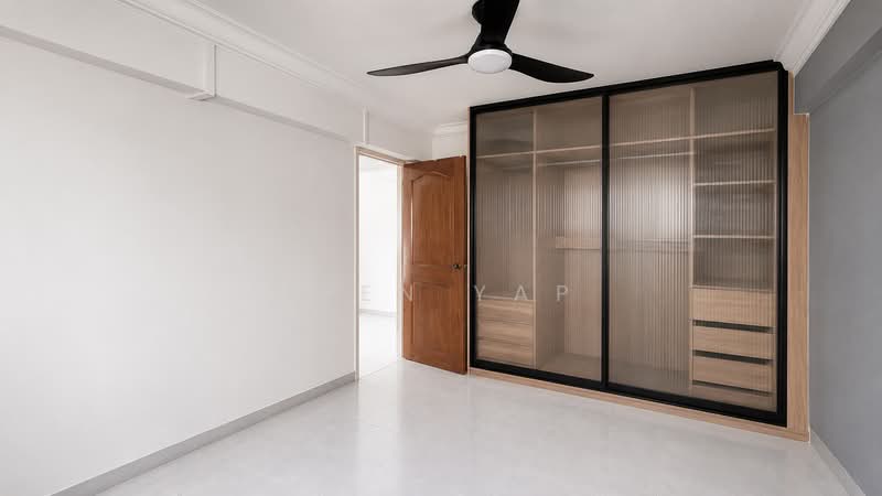 4 Holland Close, 4 Holland Close, 2 Bedrooms, 700 sqft, HDB Flat For Sale, by Leen Yap, 500211260 - Bedroom - PropertyGuru.com.sg