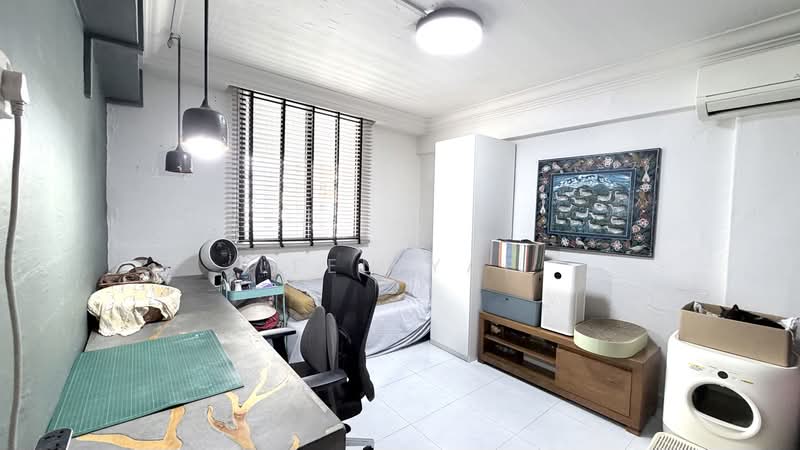 4 Holland Close, 4 Holland Close, 2 Bedrooms, 700 sqft, HDB Flat For Sale, by Leen Yap, 500211260 - Study - PropertyGuru.com.sg