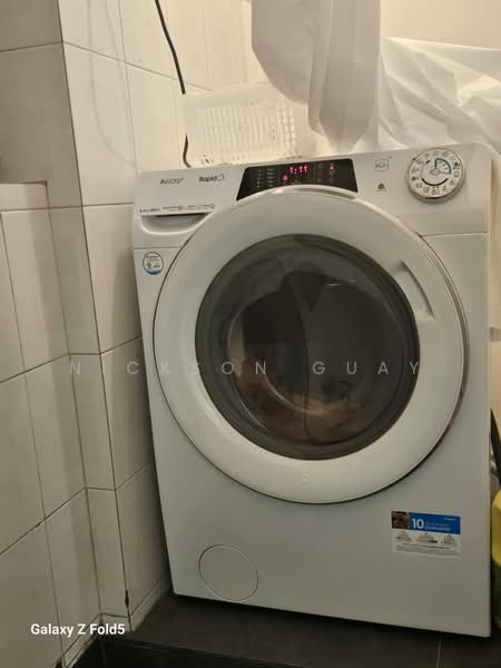 Master Bedroom and 4 Common Rooms available for rent in Bukit Purmei area, 050, , Room Rental, 180 sqft, Condominium For Rent, by Nickson Guay, 500211262 - Washroom - PropertyGuru.com.sg