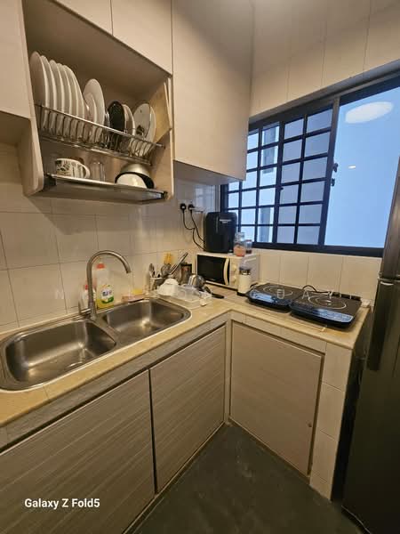 Master Bedroom and 4 Common Rooms available for rent in Bukit Purmei area, 050, , Room Rental, 180 sqft, Condominium For Rent, by Nickson Guay, 500211262 - Kitchen - PropertyGuru.com.sg
