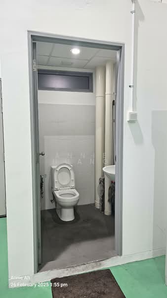 Mega@Woodlands, 39 Woodlands Close, 8,052 sqft, Light Industrial (B1) For Sale, by Annie Huang, 500211264 - Bathroom - CommercialGuru.com.sg