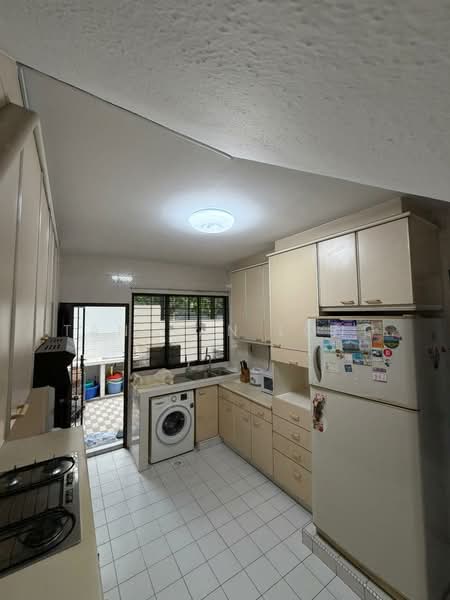 Hong Kong Park, , 5 Bedrooms, 3,500 sqft, Semi-Detached House For Sale, by Tan Han Long, 500211267 - Kitchen - PropertyGuru.com.sg