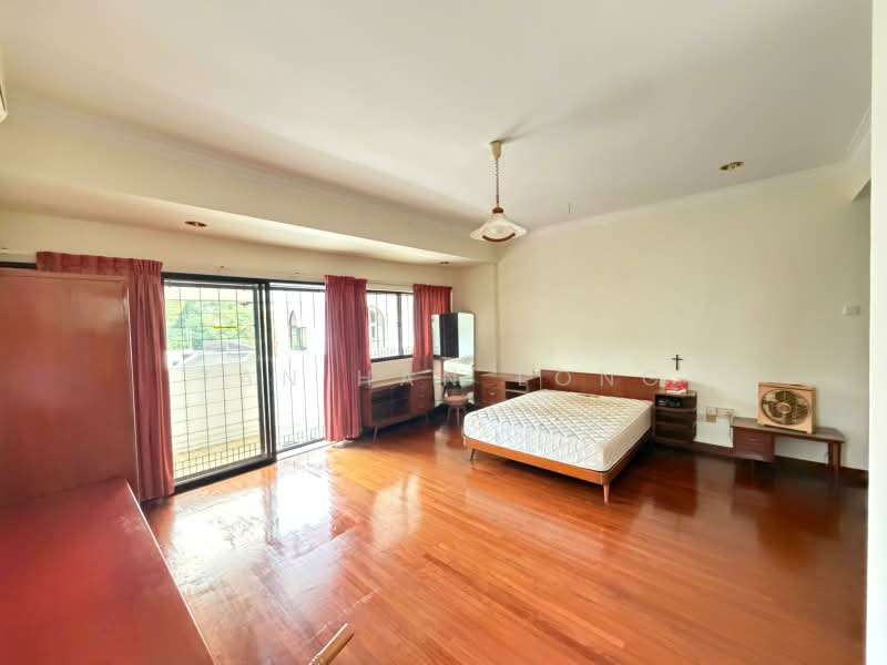 Hong Kong Park, , 5 Bedrooms, 3,500 sqft, Semi-Detached House For Sale, by Tan Han Long, 500211267 - Bedroom - PropertyGuru.com.sg