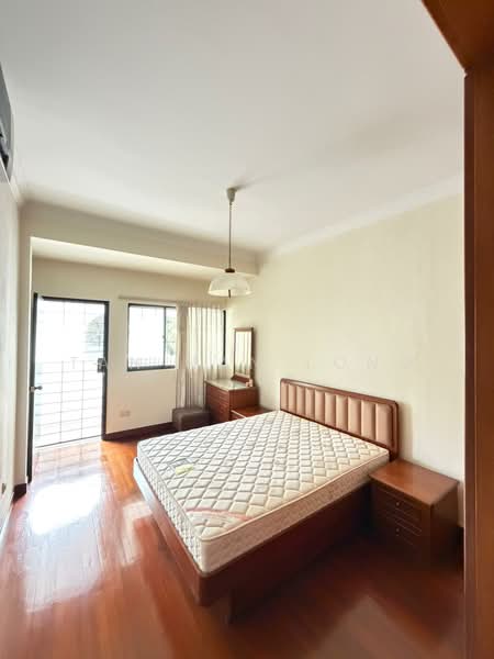 Hong Kong Park, , 5 Bedrooms, 3,500 sqft, Semi-Detached House For Sale, by Tan Han Long, 500211267 - Bedroom - PropertyGuru.com.sg