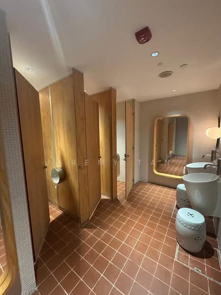 Tahir Building, 140 Robinson Rd, Boat Quay / Raffles Place / Marina, 6,793 sqft, Office For Rent, by Jeremy Tan, 500211275 - Bathroom - CommercialGuru.com.sg