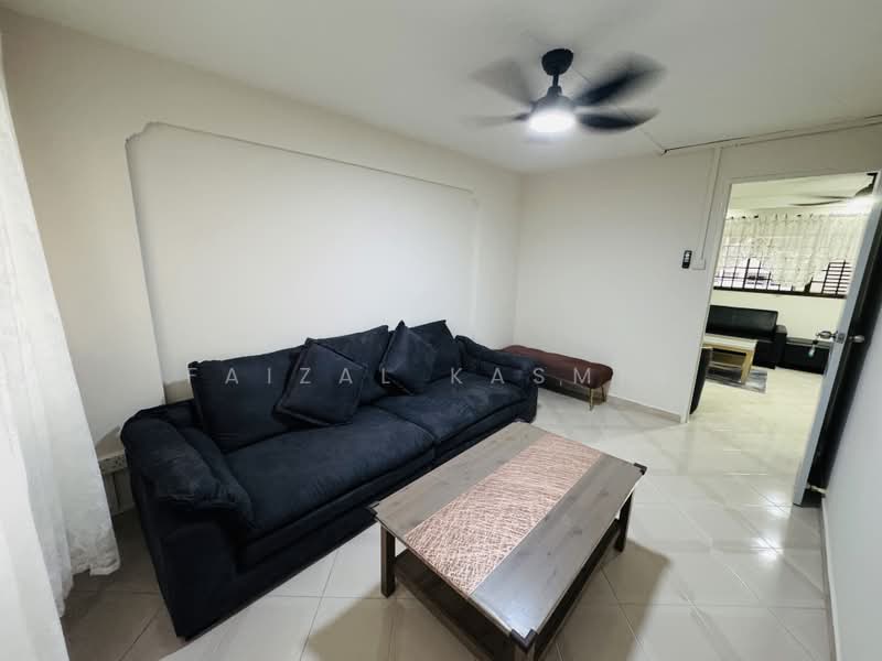 775 Yishun Ring Road, 775 Yishun Ring Road, 3 Bedrooms, 893 sqft, HDB Flat For Rent, by Faizal Kasmin, 500211312 - Living Room - PropertyGuru.com.sg