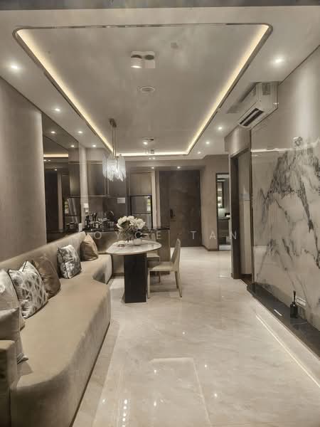 Chuan Park, 240 Lorong Chuan, Hougang / Punggol / Sengkang, 2 Bedrooms, 743 sqft, Condominium For Sale, by Joyce Tan, 500211322 - Living Room - PropertyGuru.com.sg