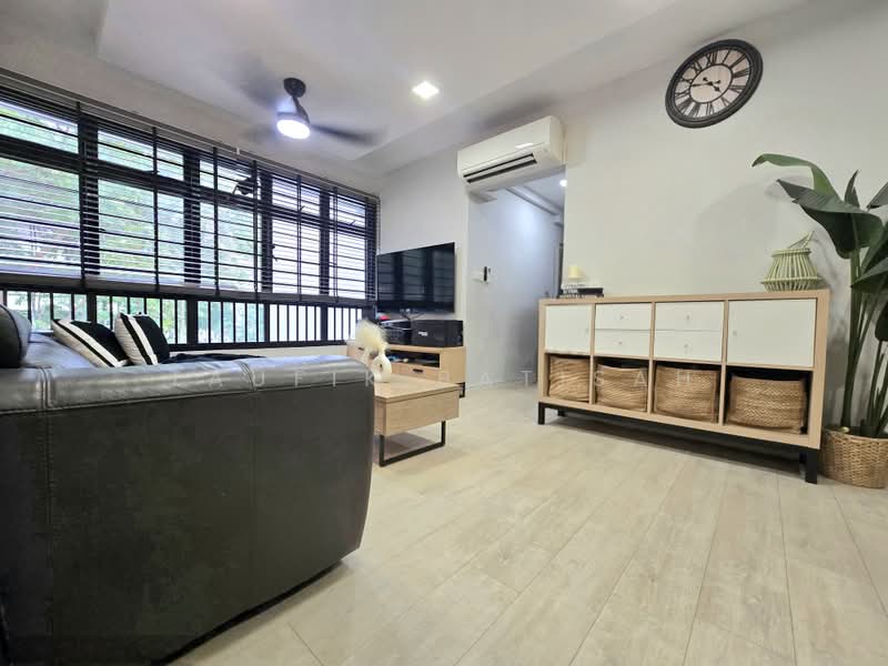 438A Sengkang West Avenue, 438A Sengkang West Avenue, 3 Bedrooms, 1,011 sqft, HDB Flat For Sale, by Taufik Batisah, 500211326 - Living Room - PropertyGuru.com.sg