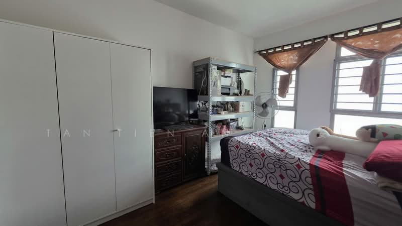 683A Edgedale Plains, 683A Edgedale Plains, 2 Bedrooms, 732 sqft, HDB Flat For Sale, by Tan Tien An (陈天安), 500211337 - Master Bedroom - PropertyGuru.com.sg