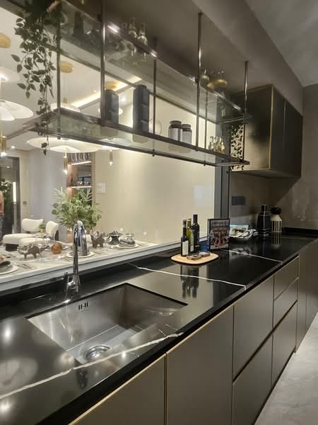 Chuan Park, 240 Lorong Chuan, Hougang / Punggol / Sengkang, 3 Bedrooms, 1,206 sqft, Condominium For Sale, by Joyce Tan, 500211347 - Kitchen - PropertyGuru.com.sg