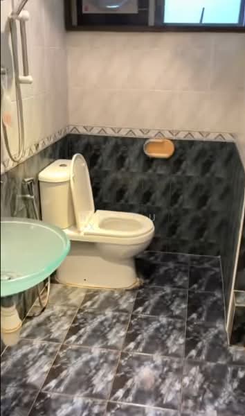 Laguna Park, 5000A Marine Parade Road, Room Rental, 200 sqft, Apartment For Rent, by Ng Fu Xing, 500211370 - Bathroom - PropertyGuru.com.sg
