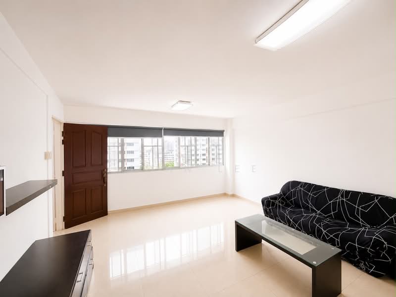 214 Lorong 8 Toa Payoh, 214 Lorong 8 Toa Payoh, 3 Bedrooms, 882 sqft, HDB Flat For Sale, by John Lee, 500211392 - Living Room - PropertyGuru.com.sg