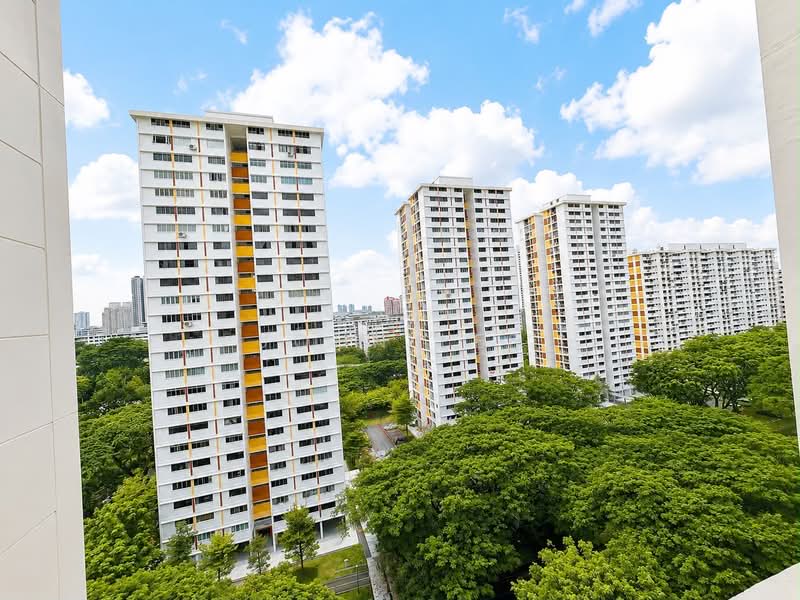 214 Lorong 8 Toa Payoh, 214 Lorong 8 Toa Payoh, 3 Bedrooms, 882 sqft, HDB Flat For Sale, by John Lee, 500211392 - Exterior - PropertyGuru.com.sg