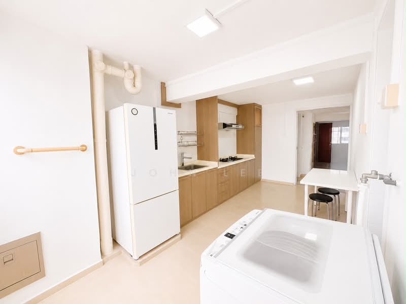 214 Lorong 8 Toa Payoh, 214 Lorong 8 Toa Payoh, 3 Bedrooms, 882 sqft, HDB Flat For Sale, by John Lee, 500211392 - Kitchen - PropertyGuru.com.sg