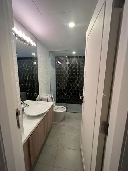 The Bayshore, 22 Bayshore Road, 2 Bedrooms, 926 sqft, Condominium For Sale, by Cynthia Fung, 500211394 - Bathroom - PropertyGuru.com.sg