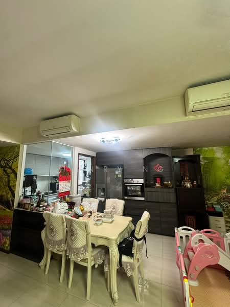 Bellewoods, 102 Woodlands Avenue 5, 4 Bedrooms, 1,345 sqft, Executive Condominium For Sale, by Henry Ng, 500211412 - Dining Room - PropertyGuru.com.sg