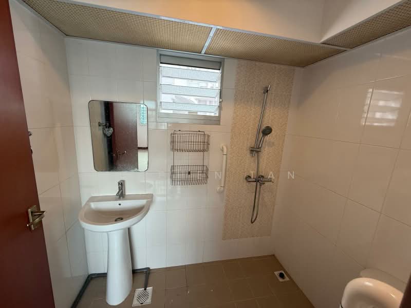 164B Rivervale Crescent, 164B Rivervale Crescent, 2 Bedrooms, 732 sqft, HDB Flat For Sale, by Stephen Tan, 500211417 - Bathroom - PropertyGuru.com.sg