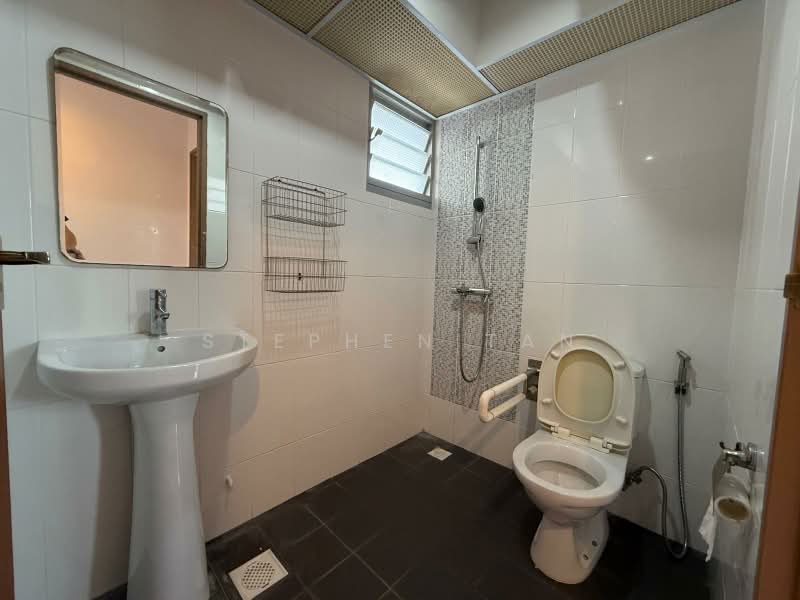 164B Rivervale Crescent, 164B Rivervale Crescent, 2 Bedrooms, 732 sqft, HDB Flat For Sale, by Stephen Tan, 500211417 - Bathroom - PropertyGuru.com.sg