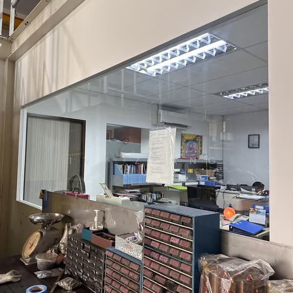 West Star, 11 Tuas Bay Close, 2,411 sqft, Factory / Workshop (B2) For Sale, by Ivy Zhang Rui, 500211423 - Interior - CommercialGuru.com.sg