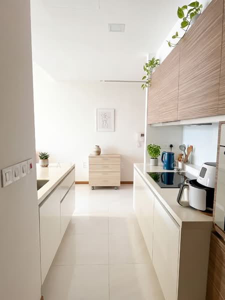 Concourse Skyline, 298 Beach Road, Studio, 872 sqft, Condominium For Sale, by Valerie Teo, 500211427 - Kitchen - PropertyGuru.com.sg