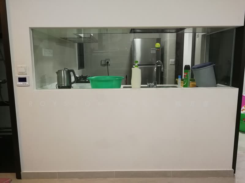 Symphony Suites, 1 Yishun Close, 2 Bedrooms, 689 sqft, Condominium For Sale, by Royston Chen 陈万喜, 500211434 - Kitchen - PropertyGuru.com.sg