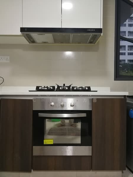 Symphony Suites, 1 Yishun Close, 2 Bedrooms, 689 sqft, Condominium For Sale, by Royston Chen 陈万喜, 500211434 - Kitchen - PropertyGuru.com.sg