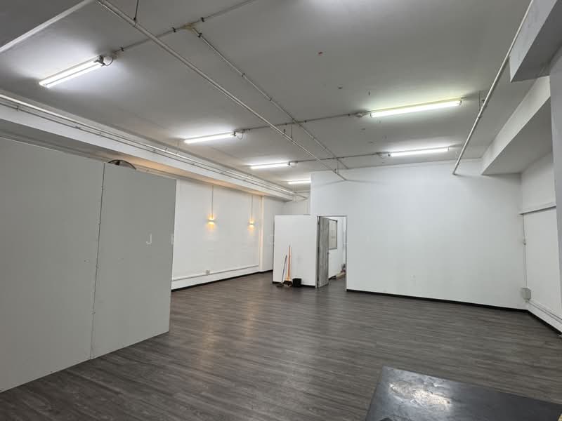 Woodlands Bizhub, 242 Woodlands Industrial Park E5, 1,399 sqft, Factory / Workshop (B2) For Rent, by Jessica Lim, 500211445 - Interior - CommercialGuru.com.sg