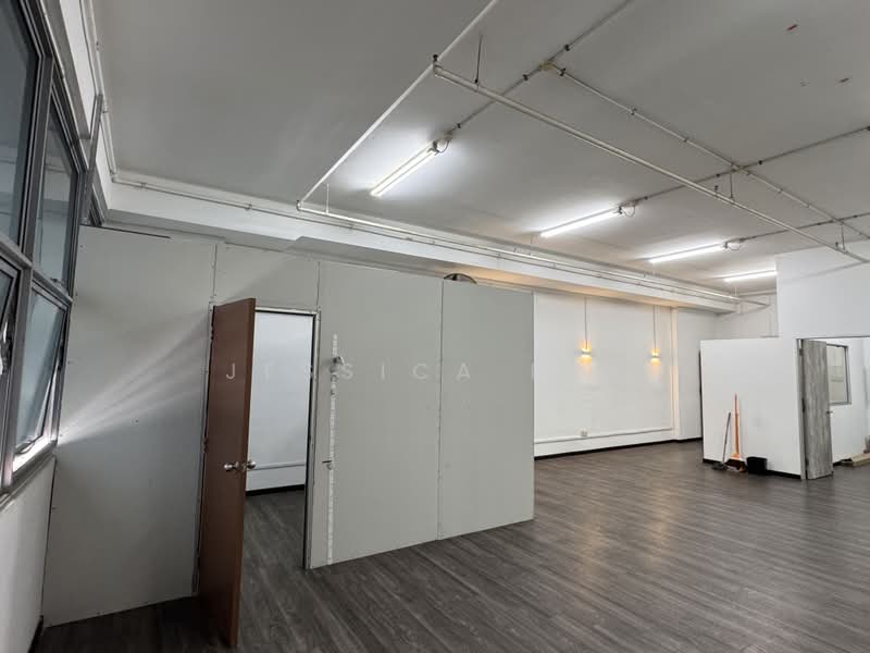 Woodlands Bizhub, 242 Woodlands Industrial Park E5, 1,399 sqft, Factory / Workshop (B2) For Rent, by Jessica Lim, 500211445 - Interior - CommercialGuru.com.sg