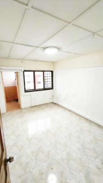 349 Jurong East Avenue 1, 349 Jurong East Avenue 1, 2 Bedrooms, 936 sqft, HDB Flat For Sale, by Jefferson Goh, 500211450 - PropertyGuru.com.sg