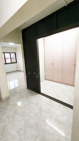 349 Jurong East Avenue 1, 349 Jurong East Avenue 1, 2 Bedrooms, 936 sqft, HDB Flat For Sale, by Jefferson Goh, 500211450 - PropertyGuru.com.sg