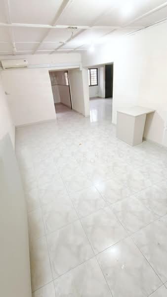 349 Jurong East Avenue 1, 349 Jurong East Avenue 1, 2 Bedrooms, 936 sqft, HDB Flat For Sale, by Jefferson Goh, 500211450 - PropertyGuru.com.sg